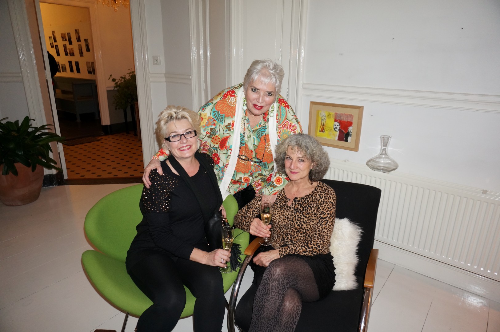 three-fun-ladies_in_haarlem