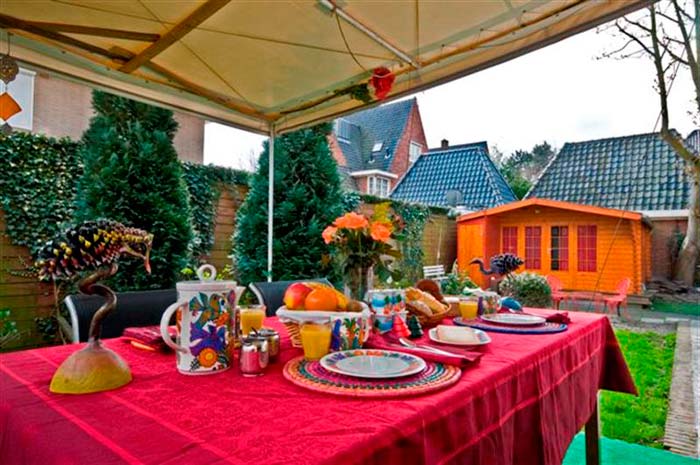 137_gardenchalet-and-breakfsttable 137_gardenchalet-and-breakfsttable