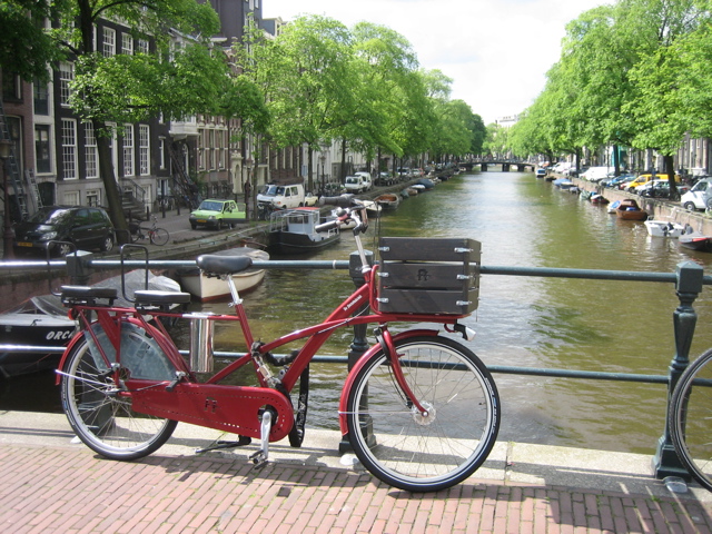 familybikeonbridge13 familybikeonbridge13