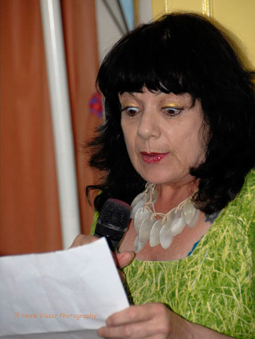 fifi-looking-scary fifi-looking-scary