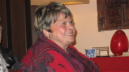 kira-looking-happy.2011 kira-looking-happy.2011