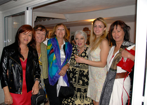 benalmadena-group-with-hannelore-and-chinese-friend